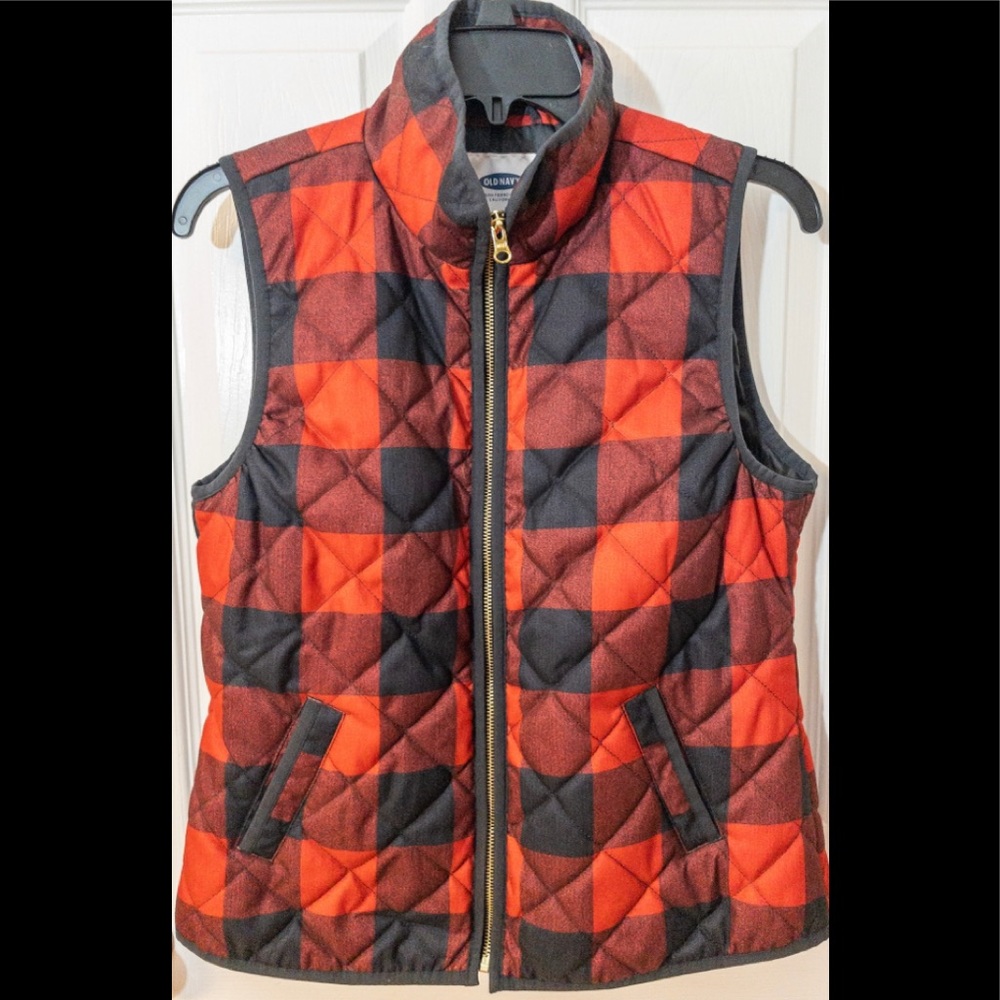 Old Navy Quilted Red & Black Plaid Vest Size S